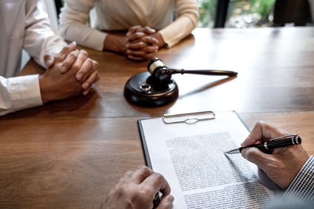 Dealing with Narcissistic Traits in a Contested Divorce in South Carolina